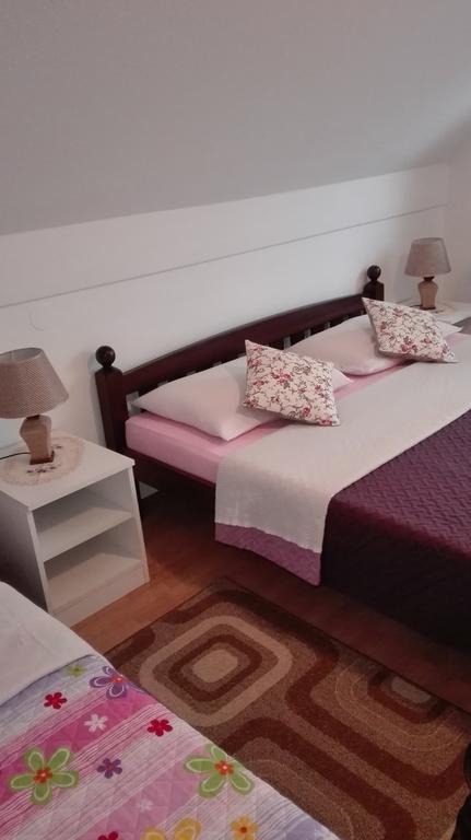 Guest House Adrijana Seliste Dreznicko Exterior foto